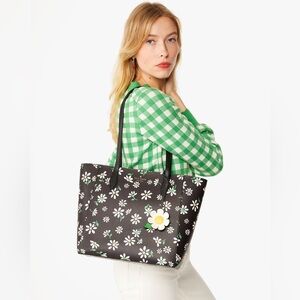 kate spade new york All Day Daisy Dots Large Tote, 15”W x 11”H x 5-1/2”D